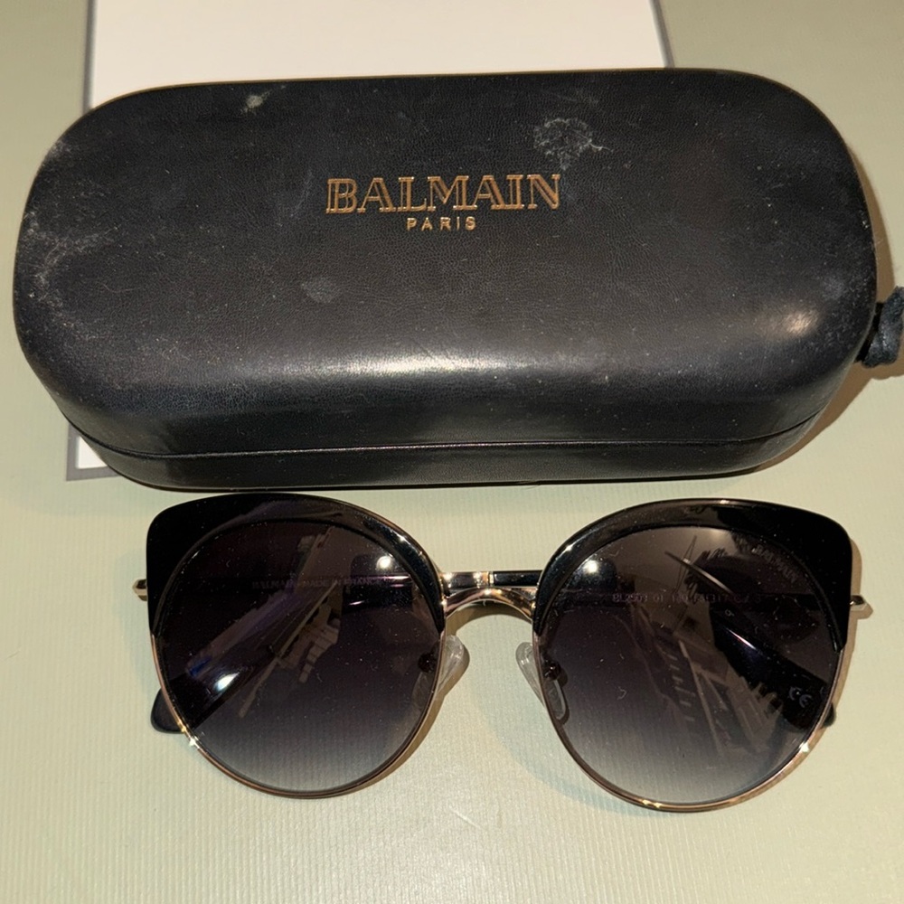 Balmain glasses